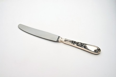 Нож столовый М-22 Ирисы Чернение